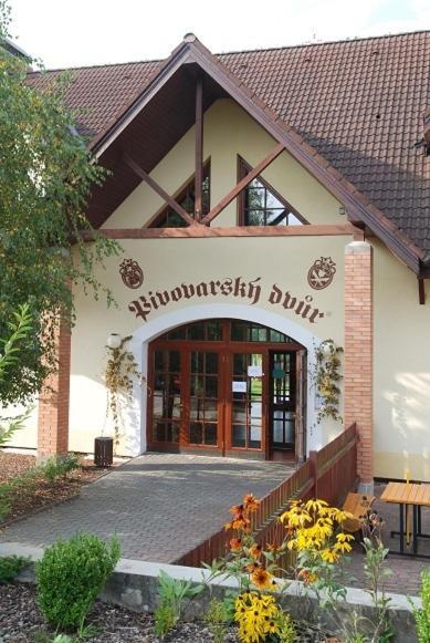 Pivovarsky Dvur Zvikov ซวีโกฟสเก โปดฮราดี ภายนอก รูปภาพ