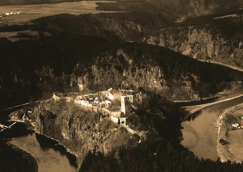 Pivovarsky Dvur Zvikov ซวีโกฟสเก โปดฮราดี ภายนอก รูปภาพ